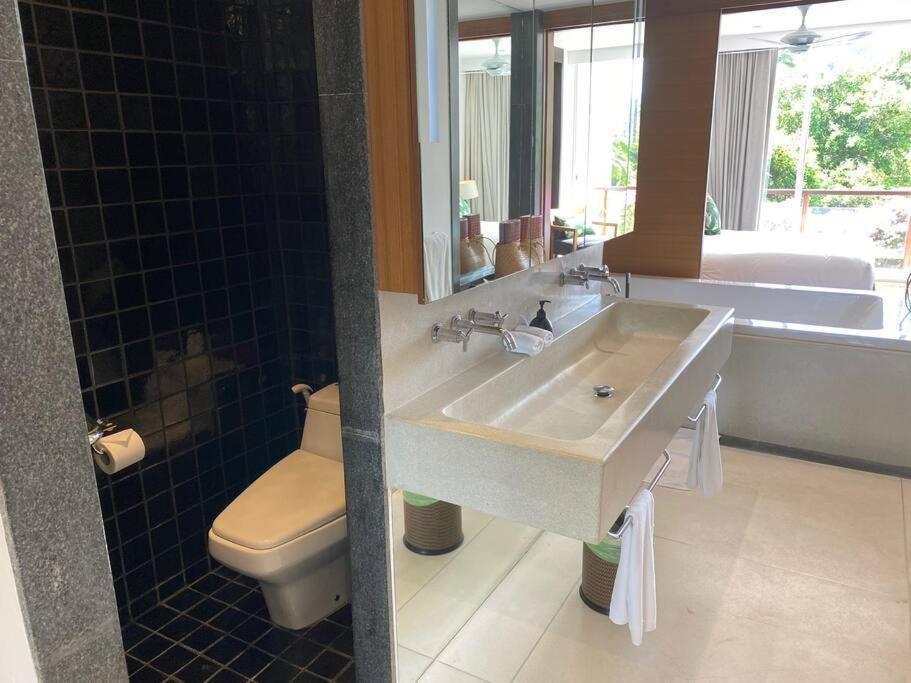 Beachfront 2 Bedroom Luxury Condo Chava Surin Exterior photo